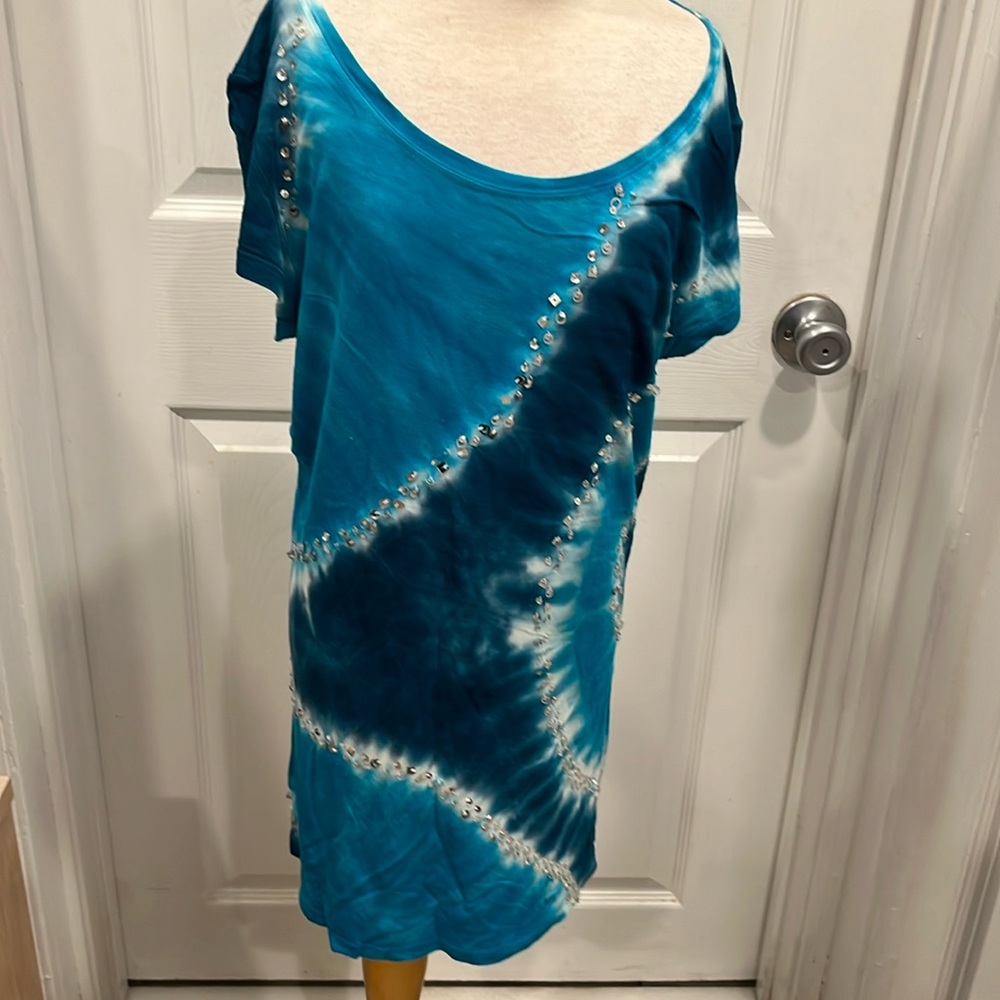 Tie Dye turquoise and blue with silver sequins. Size small. I•N•C